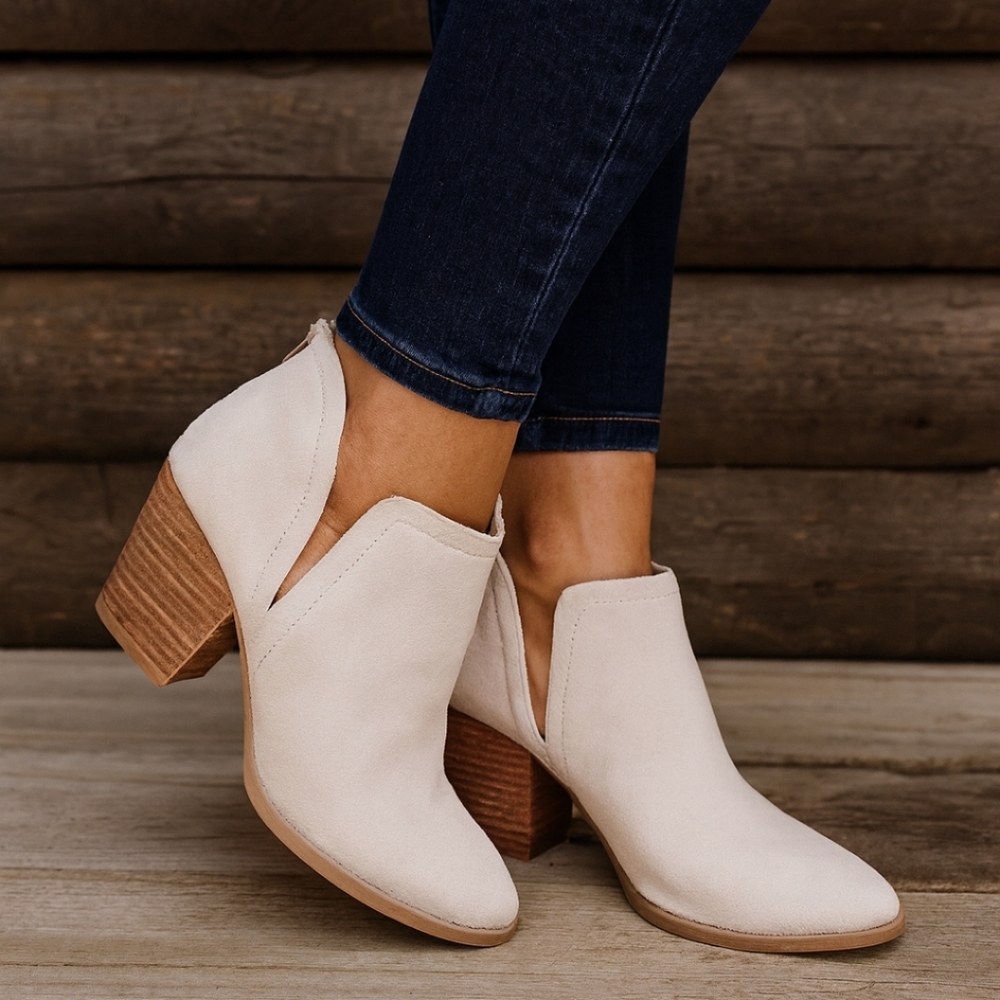 Fergie Carmin Doe Western Boho Minimalist V-cut Block Heel Booties 8.5M